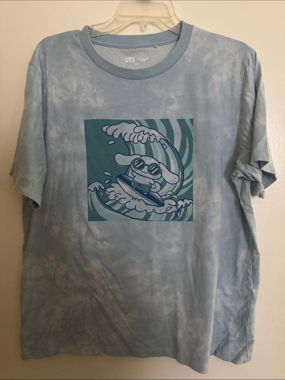 Uniqlo Sanrio Cinnamoroll  colab shirt